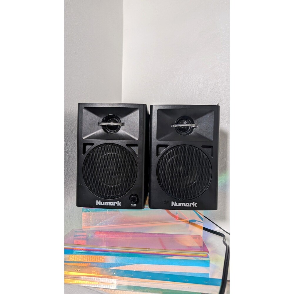 Numark N-Wave 360 Studio Monitor Speaker Pair Wired Black 60W Bass Boost